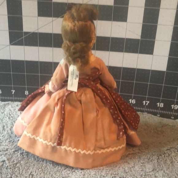 Madam Alexander # Meg from “Little Women “#408 Miniature Showcase - Picture 6 of 16